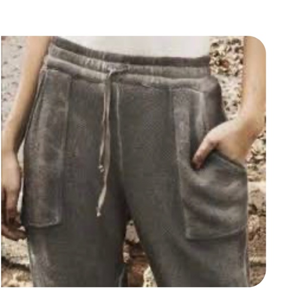 HOUSE OF HARLOW 1960 charcoal, gray velour joggers - Picture 2 of 2